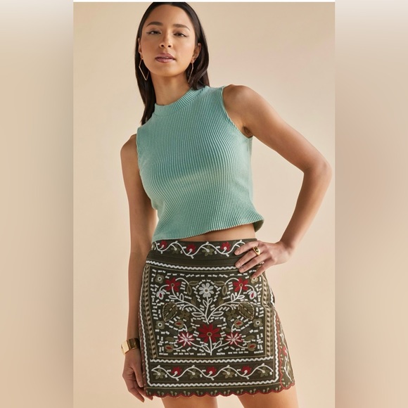 Francesca’s olive embroidered scalloped mini skirt size: Small - Picture 5 of 5